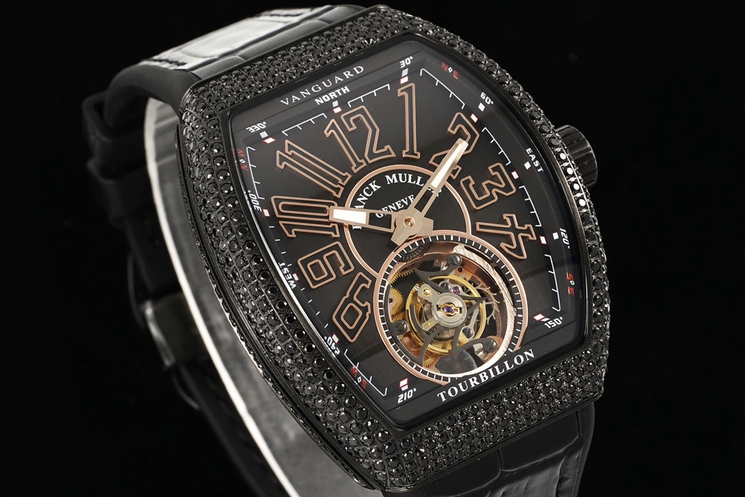 RMS最新款 頂級復刻 法蘭克穆勒V45 Vanguard陀飛輪系列 歷時多年研發機芯 
1 1:1 超級復刻原裝複雜法穆蘭陀飛輪機芯 細節完美到位 打造正品機芯獨具的雙發條盒 超薄工藝 
2超長72小時動力儲存 告別每天手動上鏈 高端玩家的定制款 把頭上鏈30個半圈 發條盒為滿 不需要過度上鏈 
3 千錘百鍊 316L精鋼表殼 超薄表殼 與原裝一致厚度 彎曲弧度 更加貼合手腕 佩戴舒適 
4 純正進口意大利小牛皮 貼合手感品質一流的進口氟橡膠錶帶 與正版全完通用互換
5瑞士工程師 原版機芯拆解 一比一甲