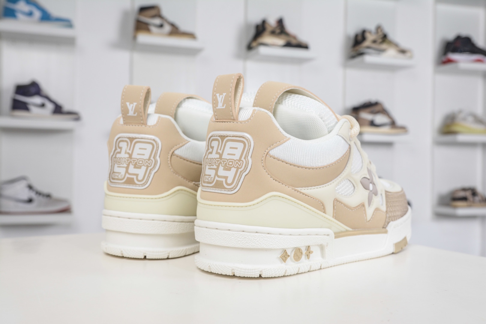 Louis Vuitton Trainer Skate lv時裝走秀運動鞋  
尺碼：36 37 38 39 40 41 42 43 44 45