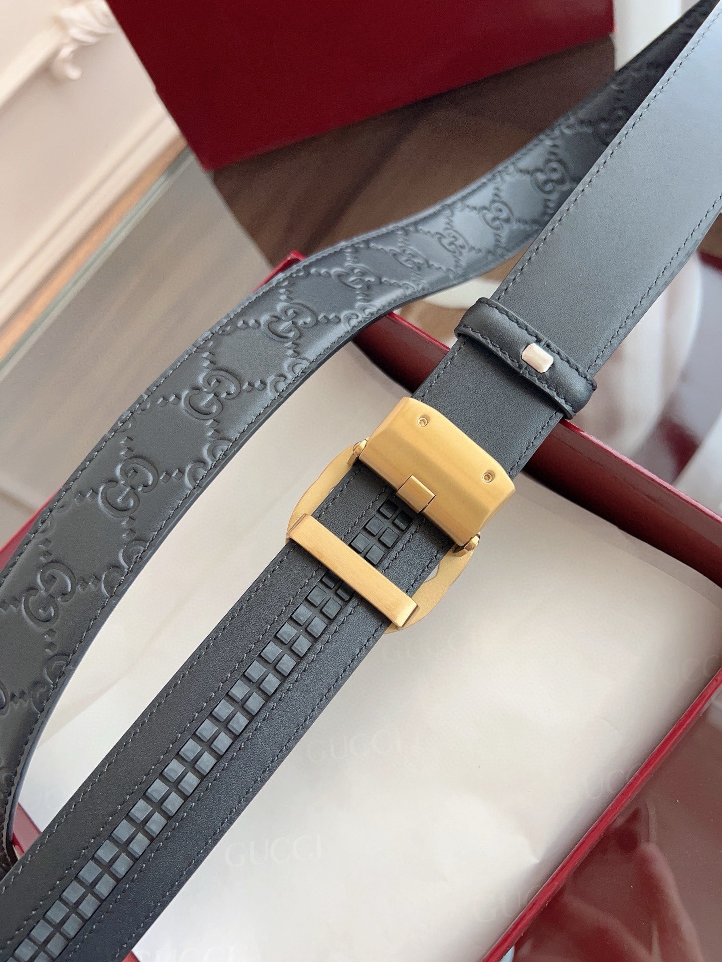 Gucci 古馳 自動平滑扣腰帶 精鋼打造五金 寬度35MM寬 雙面頭層牛皮 自由裁剪設計。