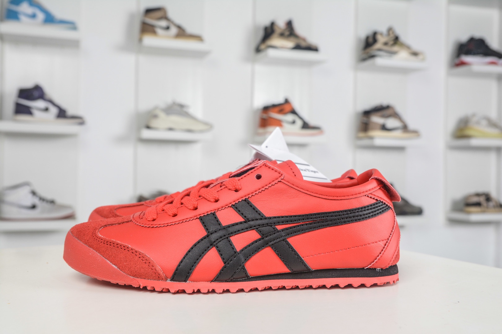 Asics 鬼冢虎 Mexico 66 
货号：1183C102 600
尺码：36 37 37.5 38 39 39.5 40 40.5 41.5 42 42.5 43.5 44 44.5 45