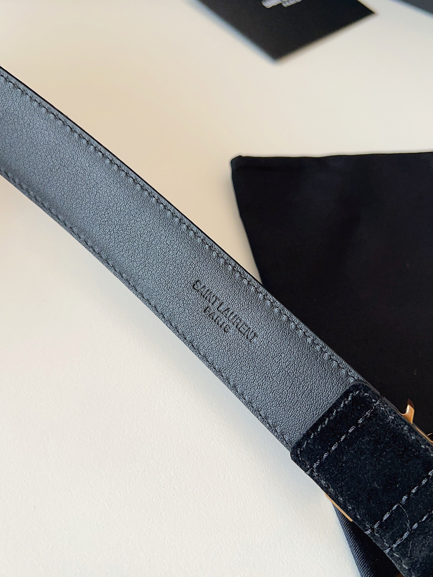 
ysl聖羅蘭2026女士新款腰帶，冬季爆款絨面原版皮，方形搭扣配以ysl標識腰帶環，女士冬季必備款，寬度3.0cm