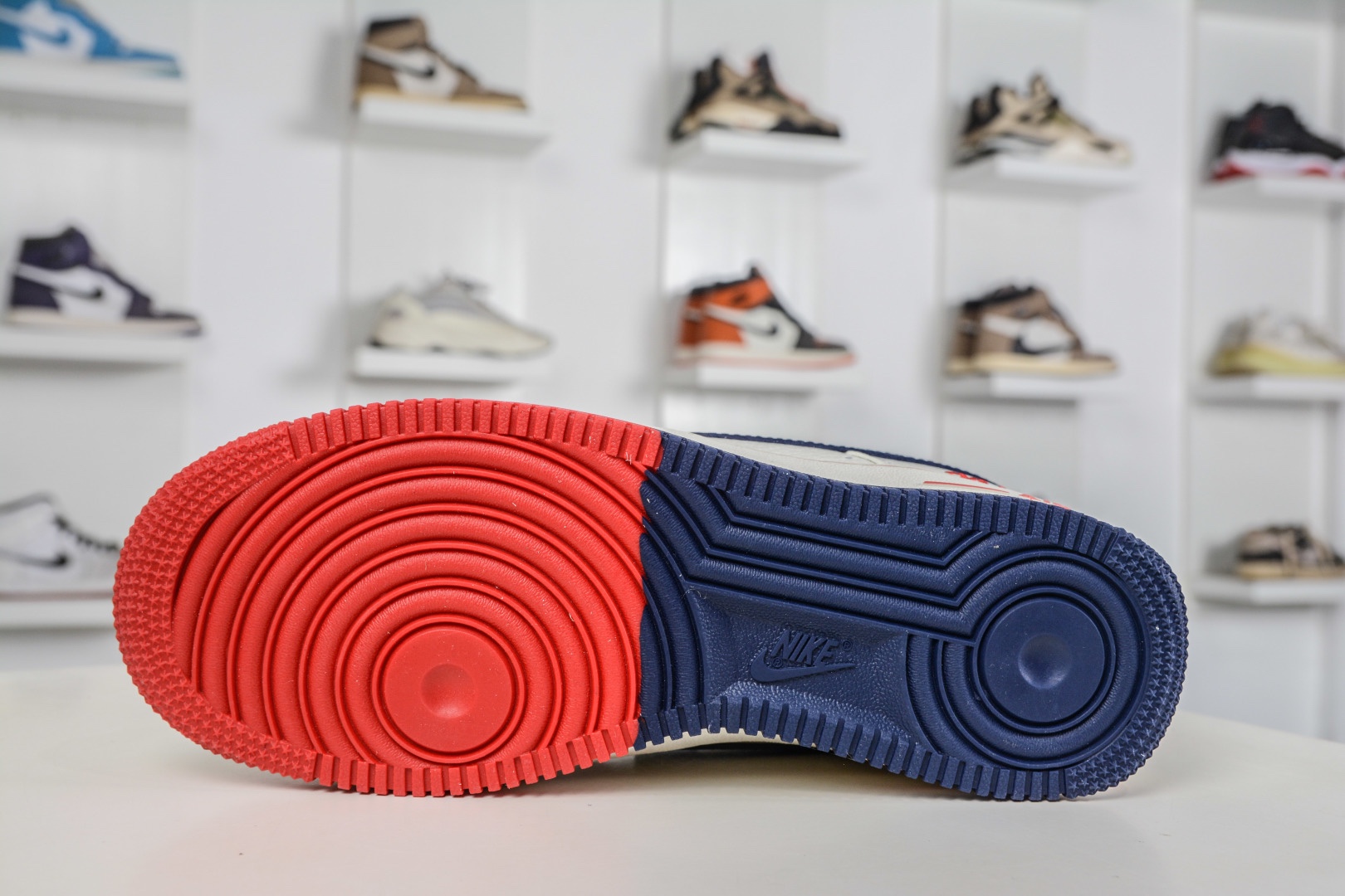 NIke Air Force 1 '07 Low 米白紅藍 
貨號：NH0601 544
Size: 36 36.5 37.5 38 38.5 39 40 40.5 41 42 42.5 43 44 44.5 45