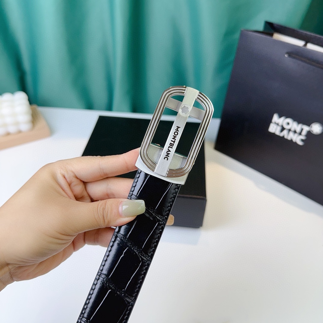 萬寶龍：原單頭層牛皮駝鳥紋面，內襯頭層小牛皮底，搭配原單自動扣，可裁剪的自動帶，此款腰帶面雙採用意大利原定廠制進口牛皮帶身 ，對專版櫃足寬3.5