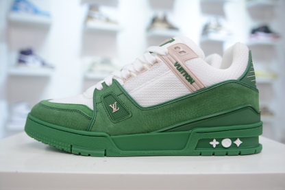 
LV Trainer 運動鞋
尺碼 35 36 37 38 39 40 41 42 43 44 45 46