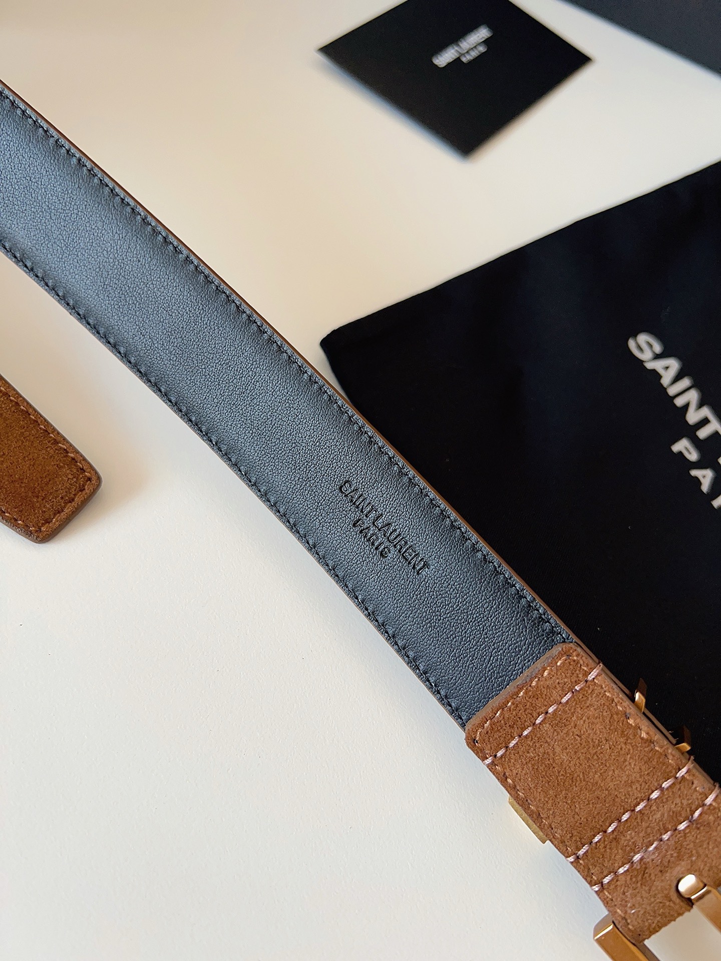 
ysl聖羅蘭2026女士新款腰帶，冬季爆款絨面原版皮，方形搭扣配以ysl標識腰帶環，女士冬季必備款，寬度3.0cm