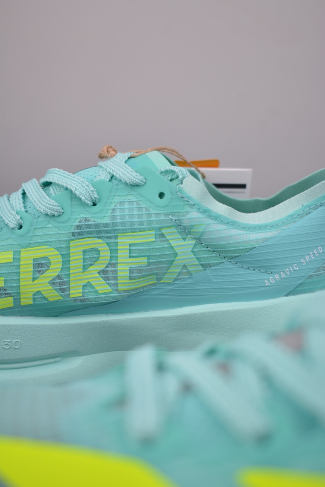 Adidas Terrex Agravic Speedult 2
阿迪超輕透氣緩震跑鞋
官方貨號: JS35262332
尺碼：40 40.5 41 42 42.5 43 44 44.5 45