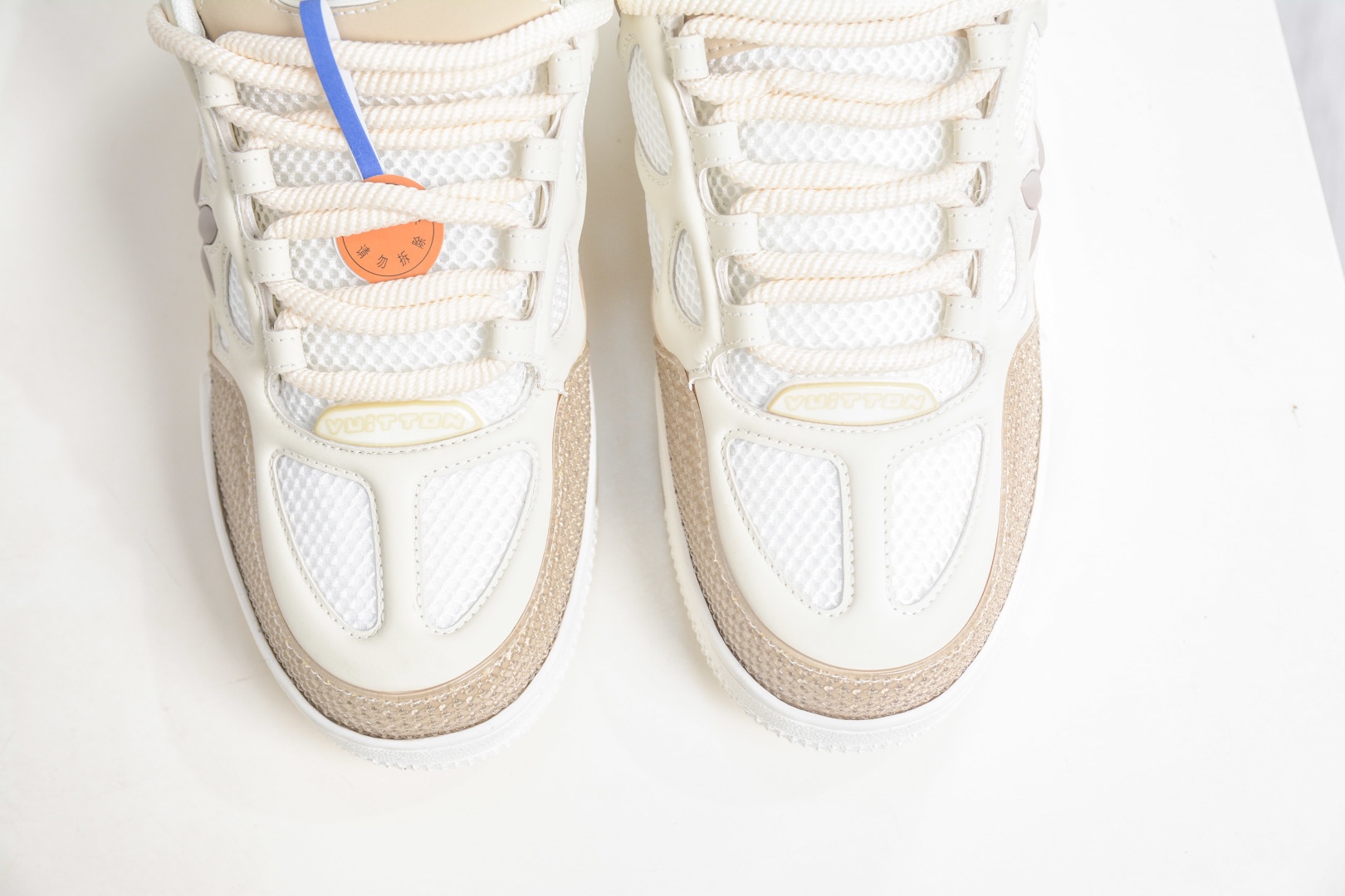 Louis Vuitton Trainer Skate lv時裝走秀運動鞋  
尺碼：36 37 38 39 40 41 42 43 44 45