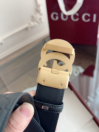 Gucci 古馳 自動平滑扣腰帶 精鋼打造五金 寬度35MM寬 雙面頭層牛皮 自由裁剪設計。