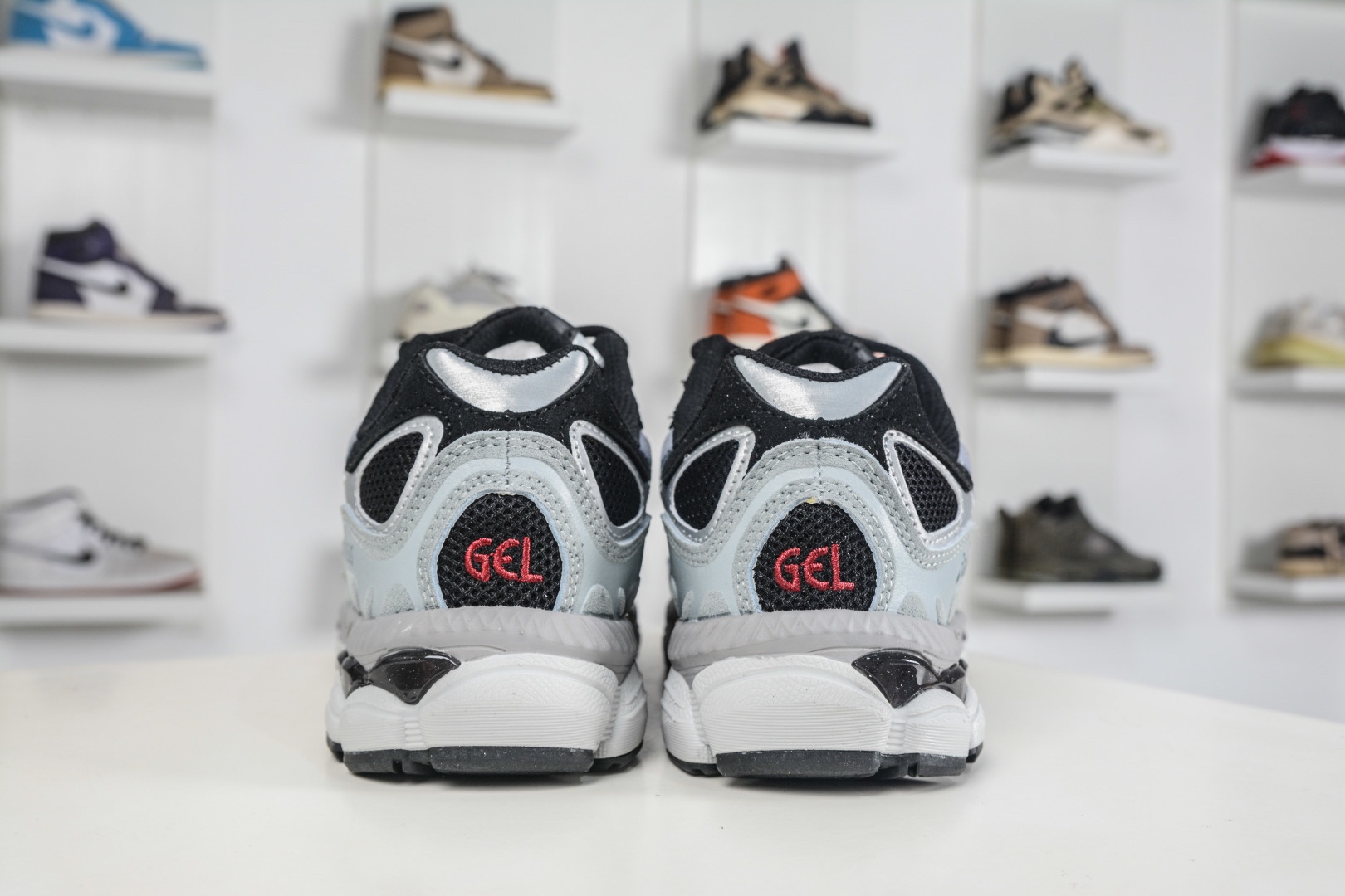 Asics Gel-NYC 亞瑟士運動休閒透氣專業跑鞋
貨號: 1203A383 003
尺碼：36 37 37.5 38 39.5 40 40.5 41.5 42 42.5 43.5 44 45