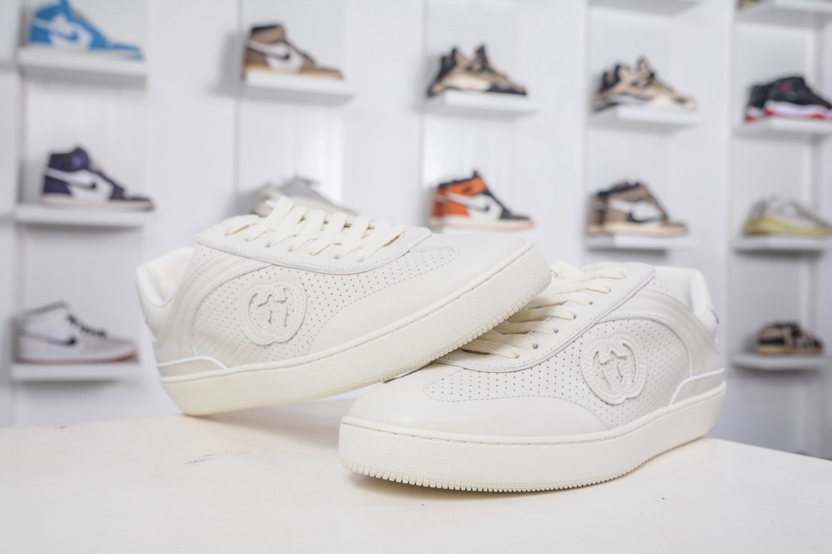 Gucci 古馳G75 圓頭系帶運動鞋 
尺碼：35 36 37 38 39 40 41 42 43 44 45 46