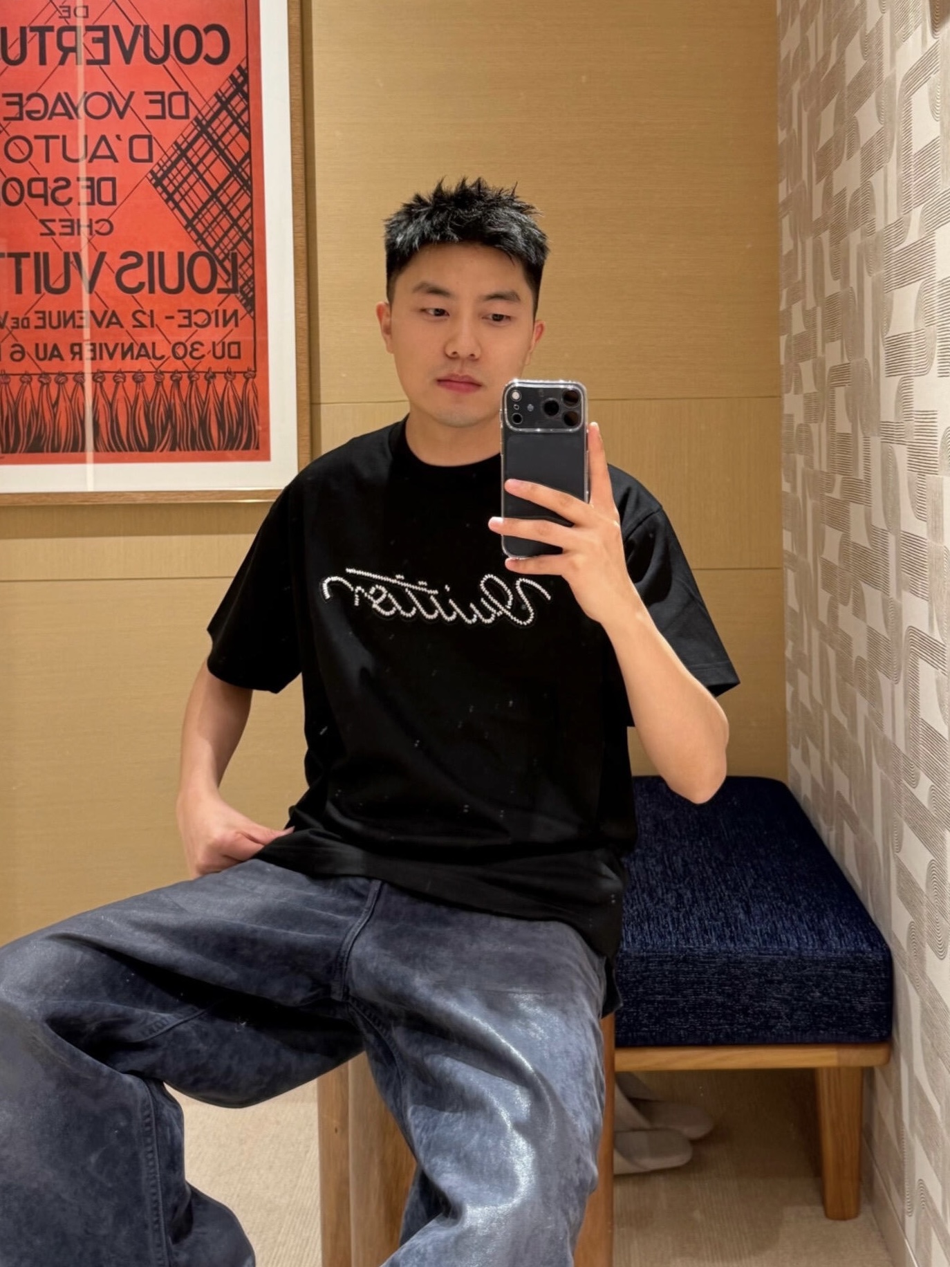 🔝LOUIS VUITTON LV 串珠刺繡標識短袖T恤
正品10400購入，32支緊密精梳棉，配套1*1羅紋，毛料酵洗，進口刺繡，定制1：1繡珠繡片，定制1：1商標，寬松版型
A Size：S-XL