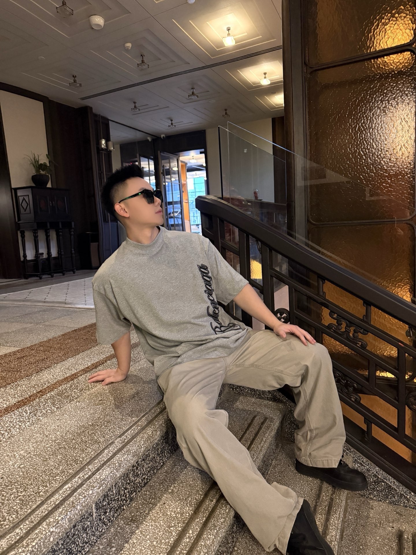 🔝BALENCIAGA巴黎世家BLCG 側邊草體字母短袖T恤
正品購入開發，40支雙紗巴黎棉210克，1*1配套十字羅紋280克，進口刺繡，面料酵洗，定制1：1商標，寬松版型
B Size：S-XL