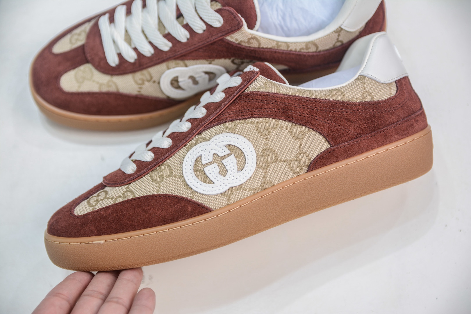 Gucci 古馳G75 圓頭系帶運動鞋
尺碼：35 36 37 38 39 40 41 42 43 44 45 46