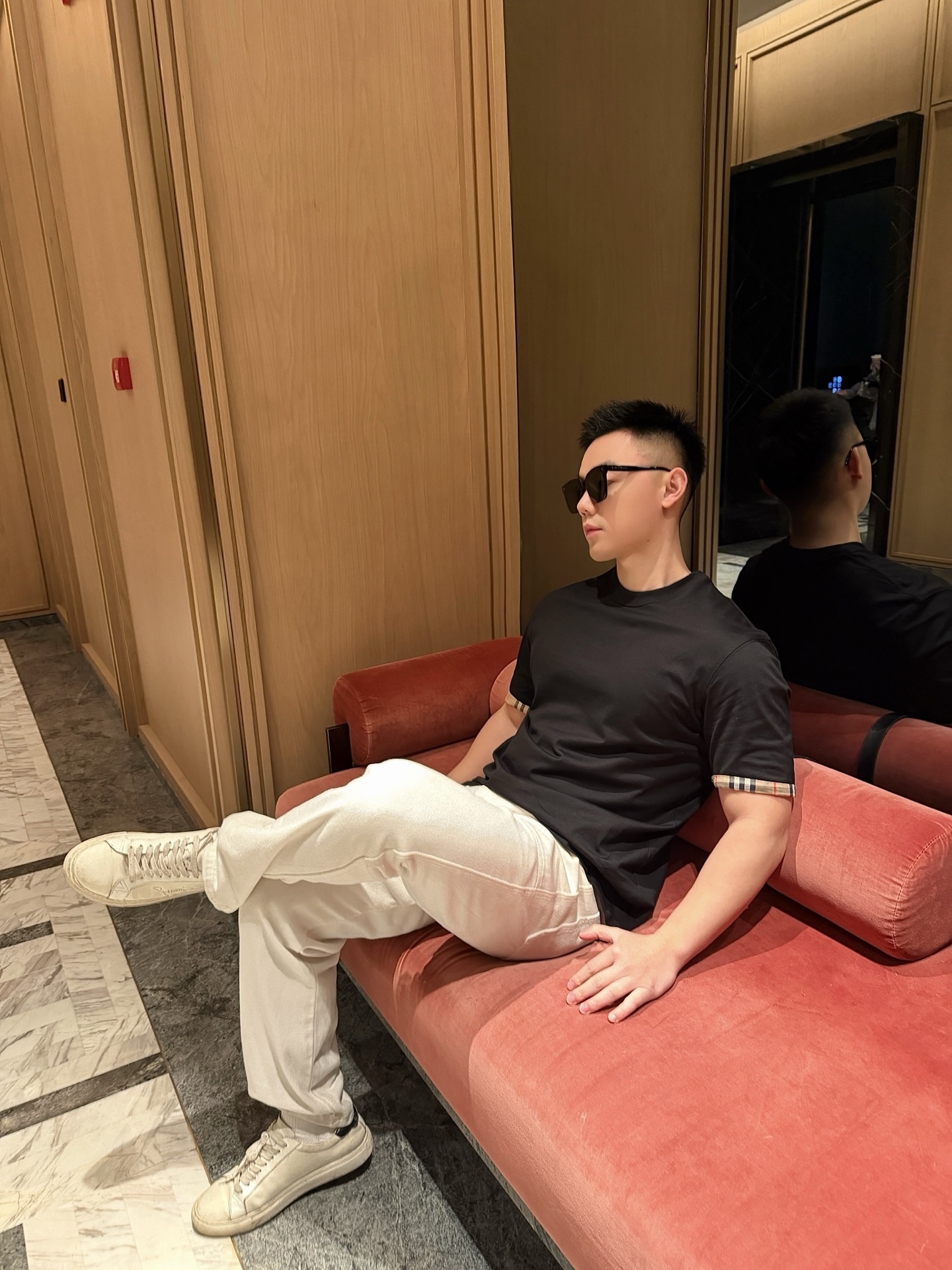 🔝BURBERRY巴寶莉BBR 格紋拼袖短袖T恤
正品購入，50支雙股100%精梳棉170克，2*2精品羅紋210克，面料拼接，面料酵洗，定制1：1商標，合身版型
B Size：S-XL