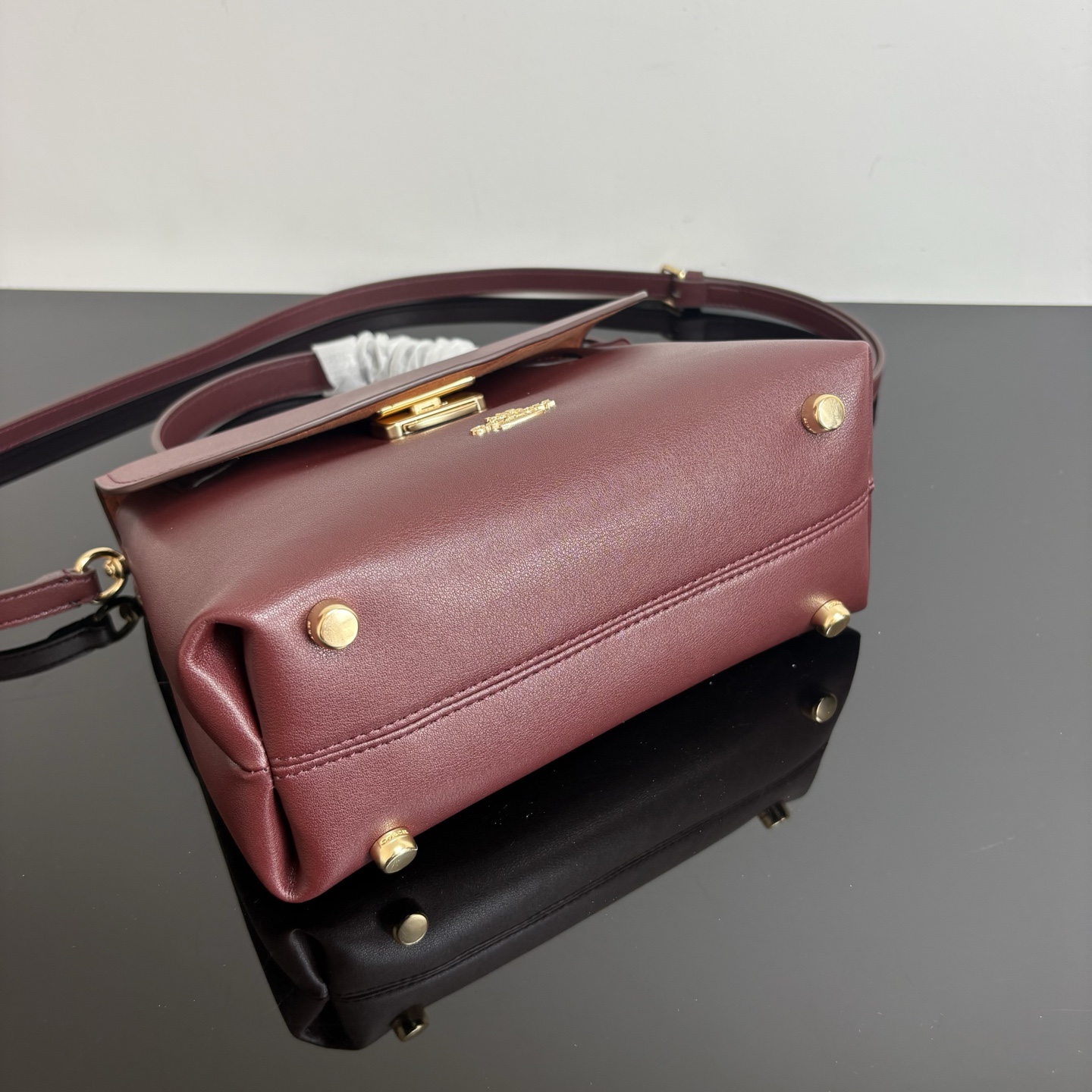 
COACH/蔻馳官方 奧萊款Emory 25女士皮質單肩手提包腋下包CCE53尺寸22.5*17.5*11