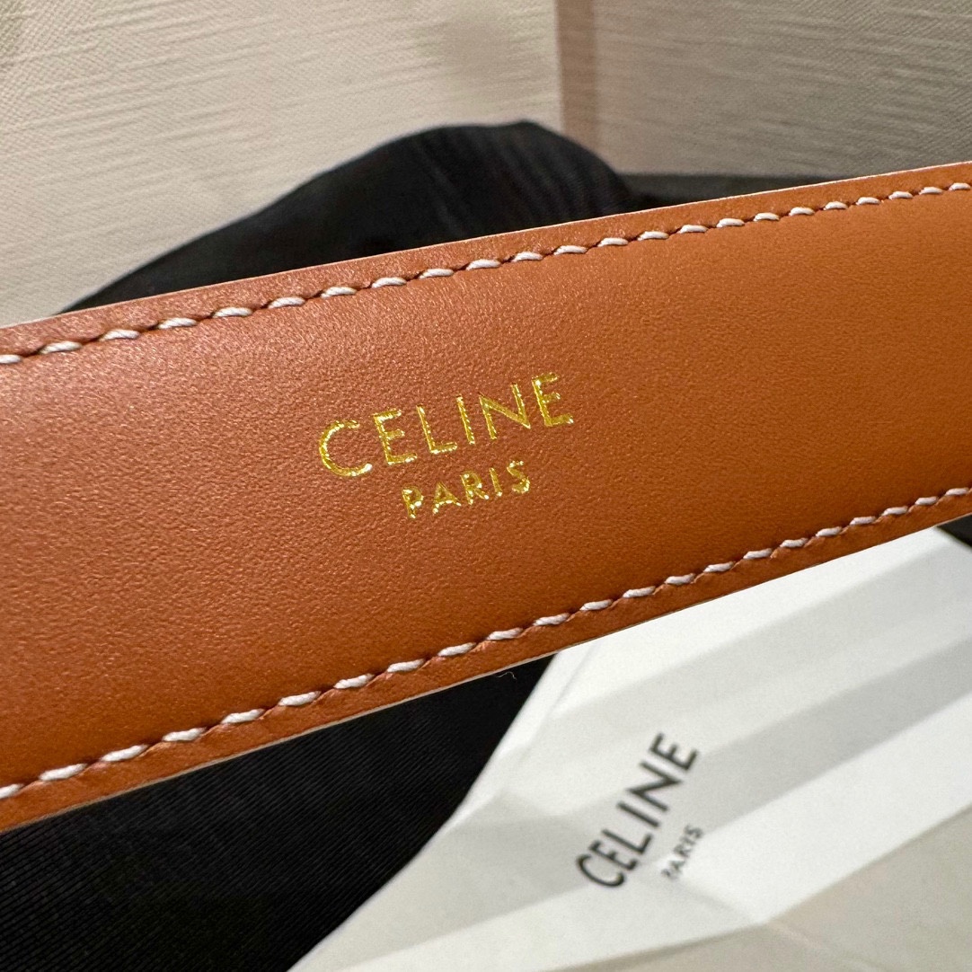 賽琳新款女士凱旋門腰帶
TRIOMPHE 雙面頂級小牛皮腰帶
百搭時尚潮流，寬度2.5cm