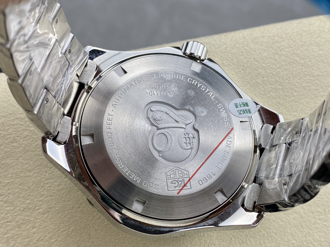 TAR年末巨獻——超級泰格豪雅系列腕表，正裝休閒兩不誤、小眾而不平庸、穩重而不失靈動，通勤的最佳首選腕表。全系均採用原裝數據打造、配件可以和原廠互換，頂級打磨 超強夜光 防水性能高達100米，超原單品質 誠意滿滿 並搭載原裝sw200機芯，歡迎品鑒！