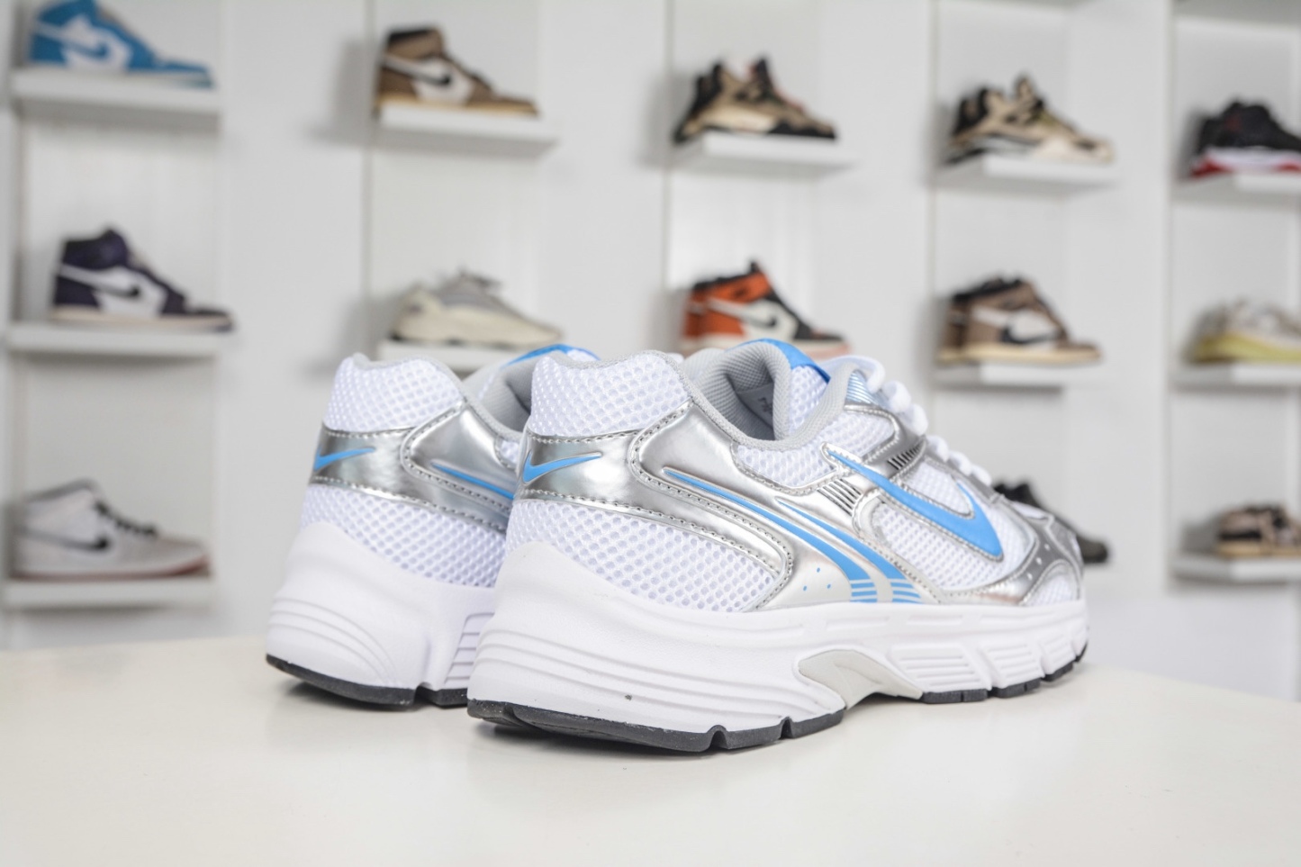 NK Air Zoom Vomero 20 經典復古潮流運動跑鞋 
貨號：HM9149 101
SIZE：36 36.5 37.5 38 38.5 39 40 40.5 41 42 42.5 43 44 45