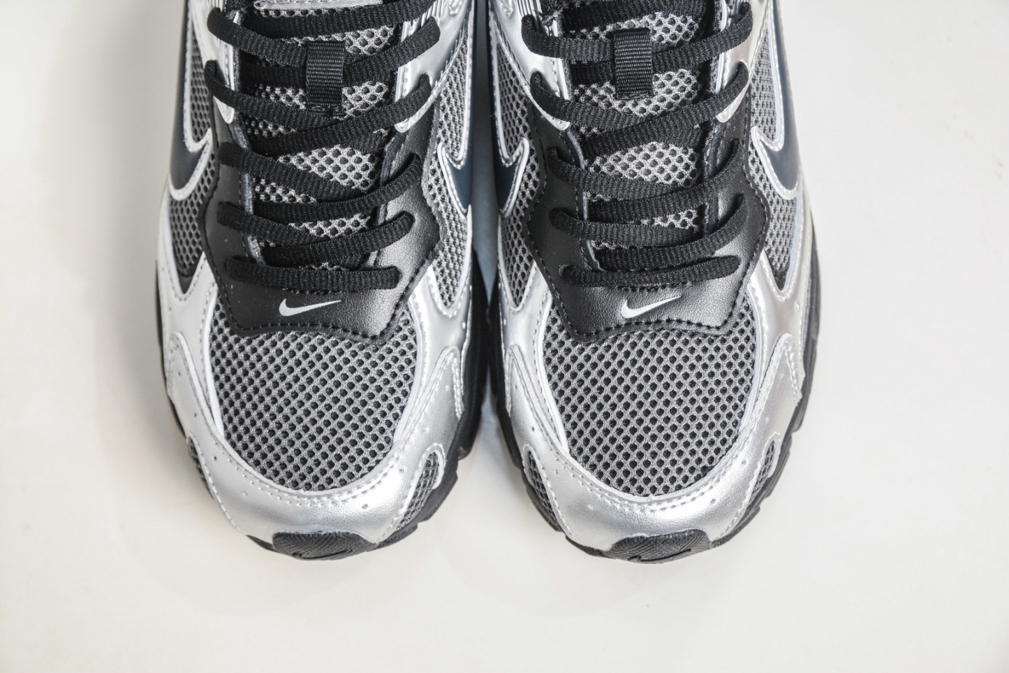 NK Air Zoom Vomero 20 經典復古潮流運動跑鞋 
貨號：HF7069 100
SIZE：36 36.5 37.5 38 38.5 39 40 40.5 41 42 42.5 43 44 45