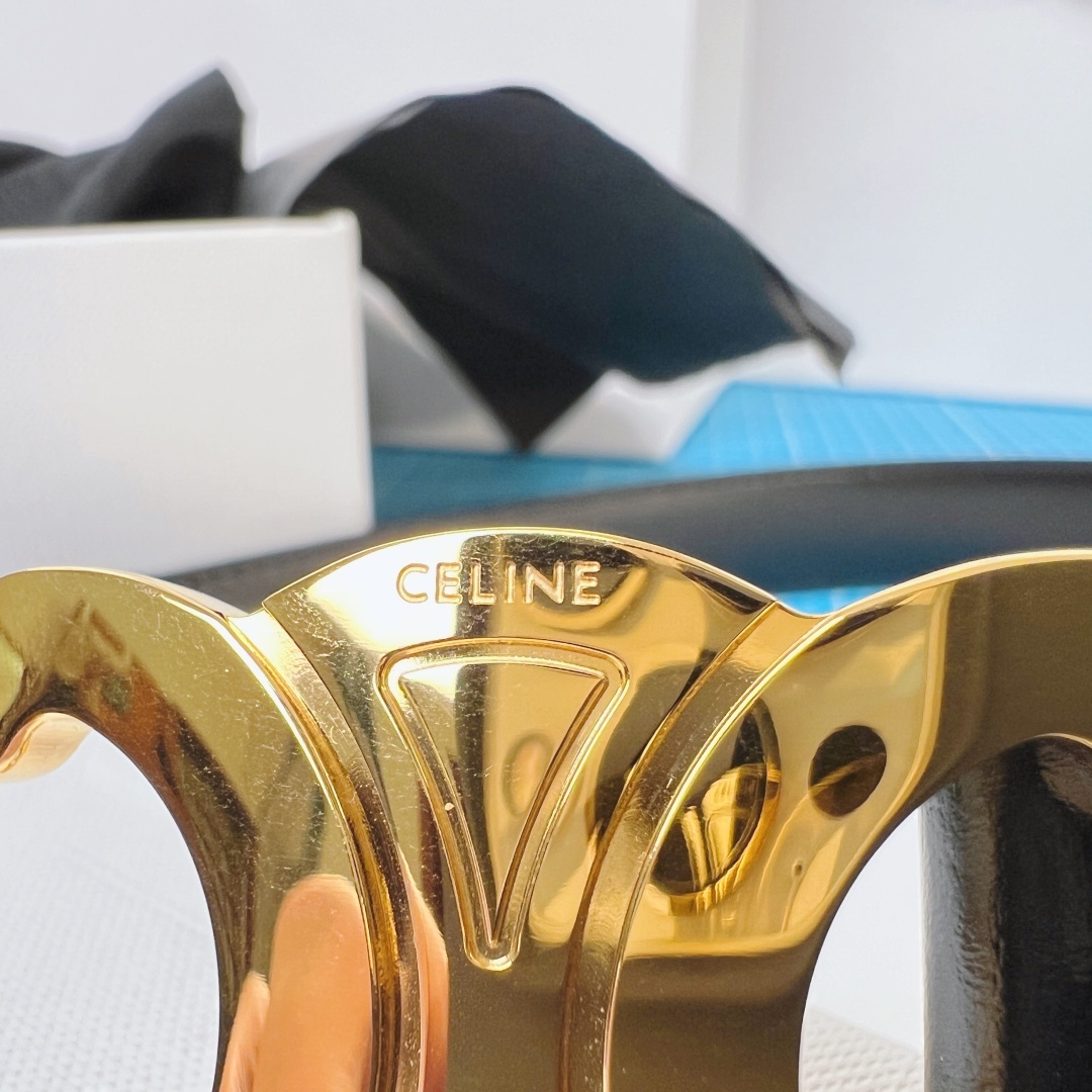 《CELINE》塞琳🇫🇷法國原廠皮料，黑色全皮 品質毋庸置疑 ，只有最好 ，寬2.5cm