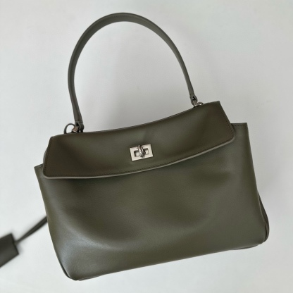 巴黎世家𝗕𝗮𝗹𝗲𝗻𝗰𝗶𝗮𝗴𝗮 💚💚出貨了！
款號：789779
尺寸：28.9×20×9.9cm