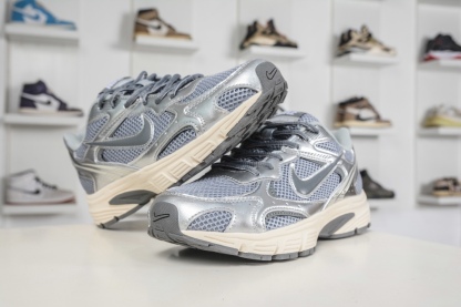 NK Air Zoom Vomero 20 經典復古潮流運動跑鞋 
貨號：HF9149 109
SIZE：36 36.5 37.5 38 38.5 39 40 40.5 41 42 42.5 43 44 45