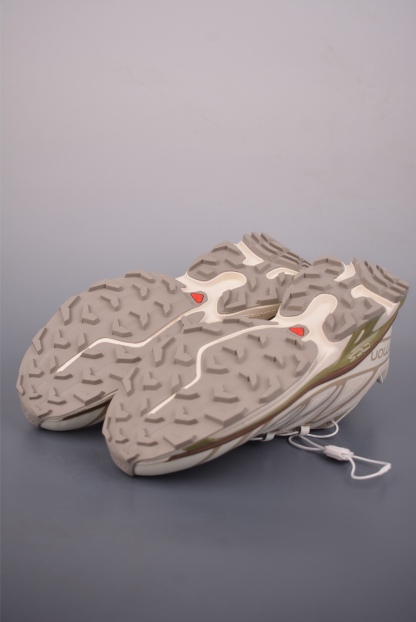 -薩洛蒙 Salomon XT 
QUEST GTX 探索者系列 
潮流越野機能戶外休閒運動跑步鞋
官方貨號: 4784782722
尺碼：36 36.5 37 38 38.5 39 40 40.5 41.5 42 42.5 43 44 44.5 45