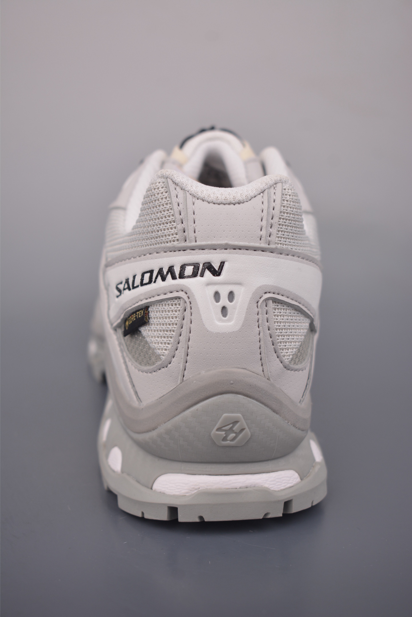 薩洛蒙 Salomon XT 
QUEST GTX 探索者系列 
潮流越野機能戶外休閒運動跑步鞋
官方貨號: 474296
尺碼：36 36.5 37 38 38.5 39 40 40.5 41.5 42 42.5 43 44 44.5 45