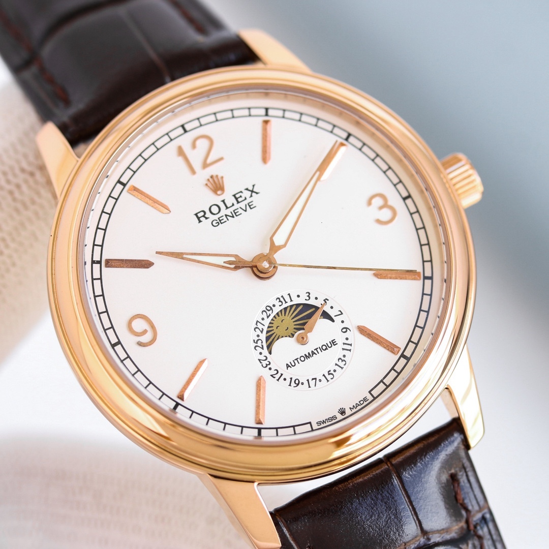 最新力作，市場最高版本最新推薦款，勞力士👑切利尼月相系列.男士腕表簡單不失大氣[勝利]搭載精准瑞士ETA2824-2機芯（6字位真日曆與24小時日月星辰功能）40mm表徑，316精鋼表殼，耐磨抗刮藍寶石玻璃，原裝品質針扣，具備超強防水功能，搭配意大利牛皮讓手腕更貼合舒適！TW工廠出品的勞力士充分體現了高級制表業最純粹的傳統！適合各種商務場合，簡斂精緻不失優雅！