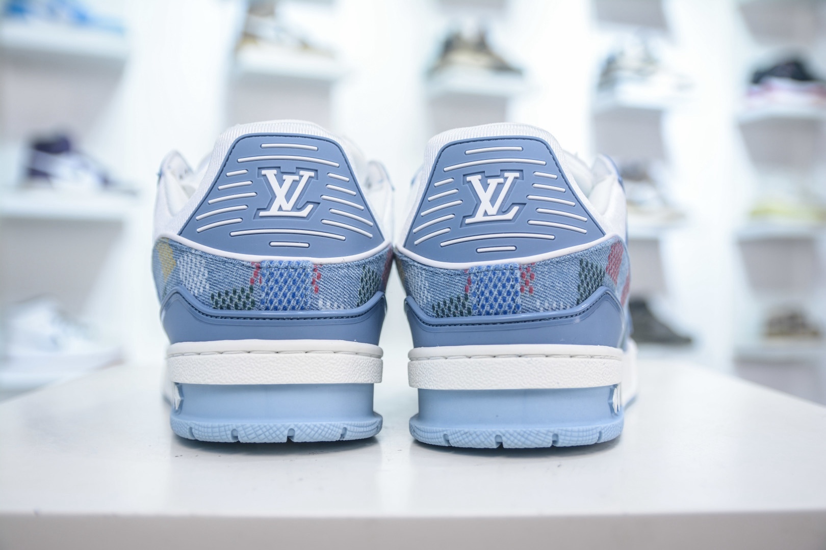 Louis Vuitton Trainer lv時裝走秀運動鞋 
尺碼：36 37 38 39 40 41 42 43 44 45 46