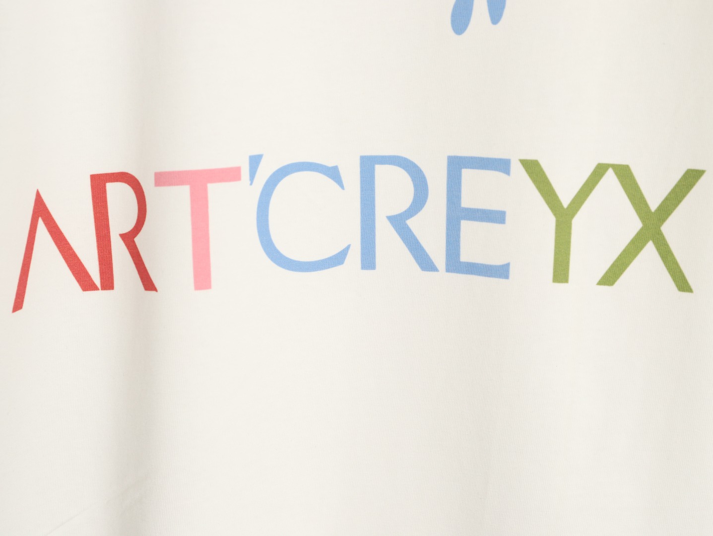 Ayc`Teryx  始祖鳥 字母LOGO彩繪漸變短袖
高端32s雙紗280克面料
重磅面料 定制拉架羅紋同缸同染 三標齊全 男女同款 
T 尺碼：S M L