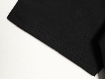 🔝HERMES愛瑪仕 真皮H字貼片短袖T恤
正品購入，21支洗後維斯棉190克，1*1羅紋230克，面料拼接，模板刺繡，定制1：1真皮皮標，定制1：1商標，寬松版型
B Size：S-XL