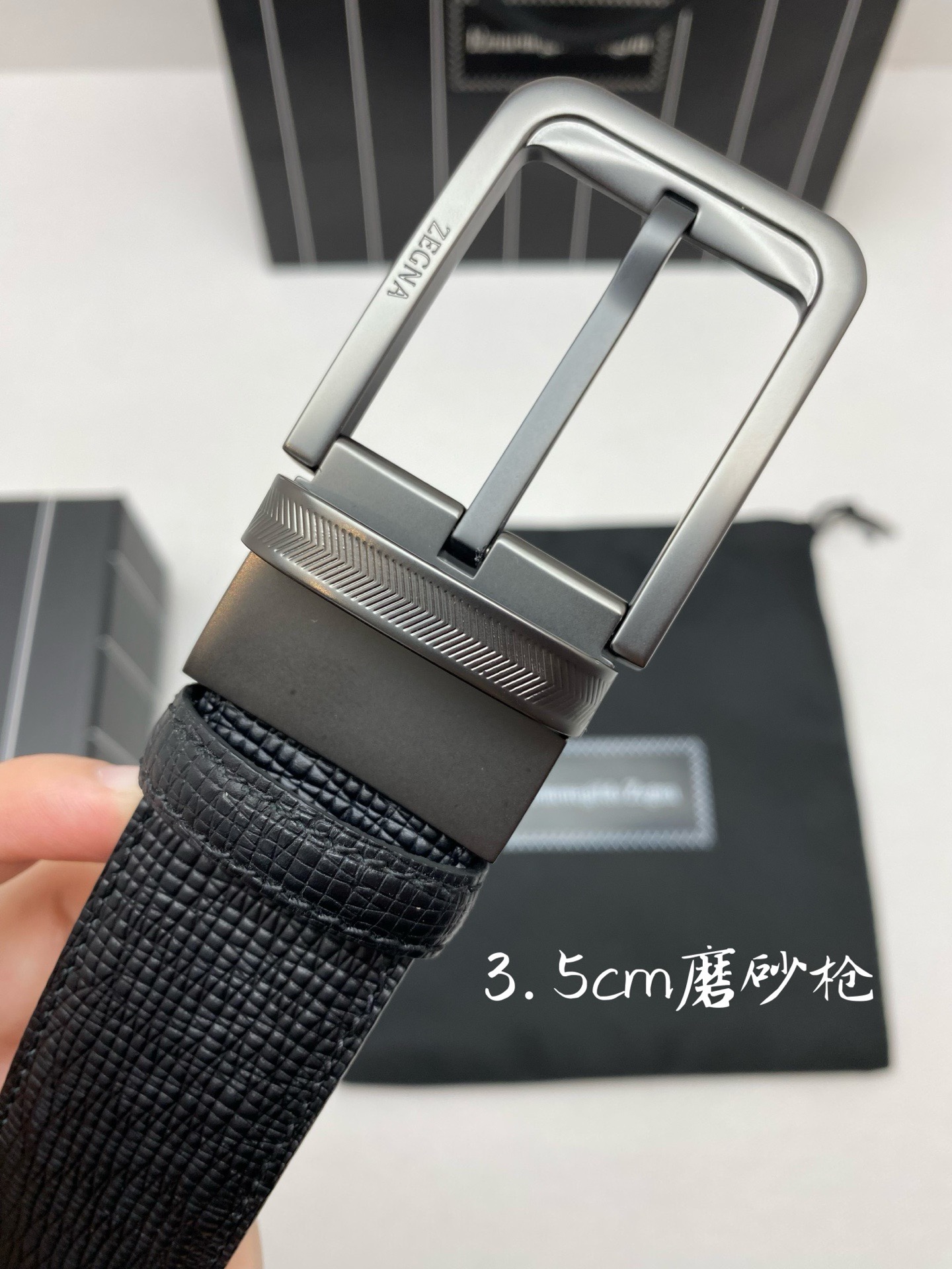 傑尼亞男士腰帶- 寬度35MM 精品扣精工打造  進口小牛皮 獨特設計工藝 手感柔軟 可以裁剪