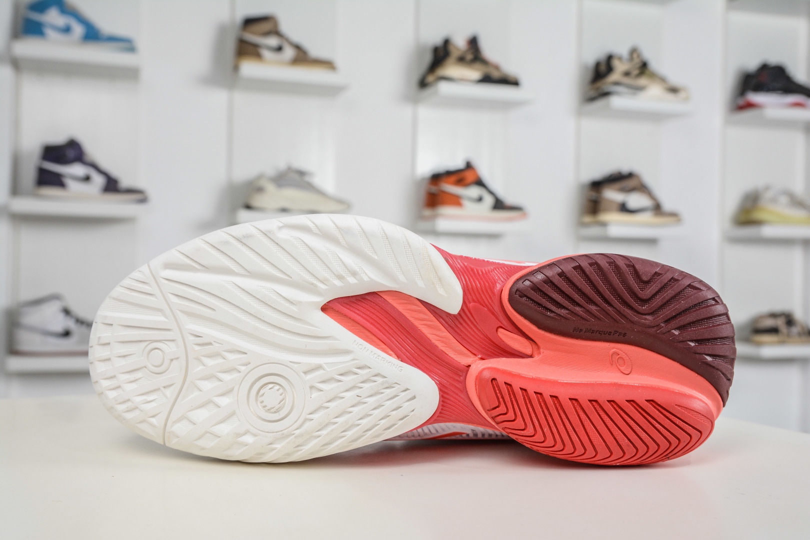 ASICS亞瑟士網球鞋小德球鞋 COURT FF3 NOVAK德約科維奇專業球鞋 專業跑步鞋鞋減震助彈防滑氣跑步鞋 (高幫減震助彈)亞瑟士是專業的跑步鞋款 腳後跟搭載後跟穩定 將啓動時的橫向力化解成縱向力幫助運動員起跳
貨號: 1041A522 966
尺碼: 36 37 37.5 38 39 39.5 40.5 41.5 42 42.5 43.5 44 45 46