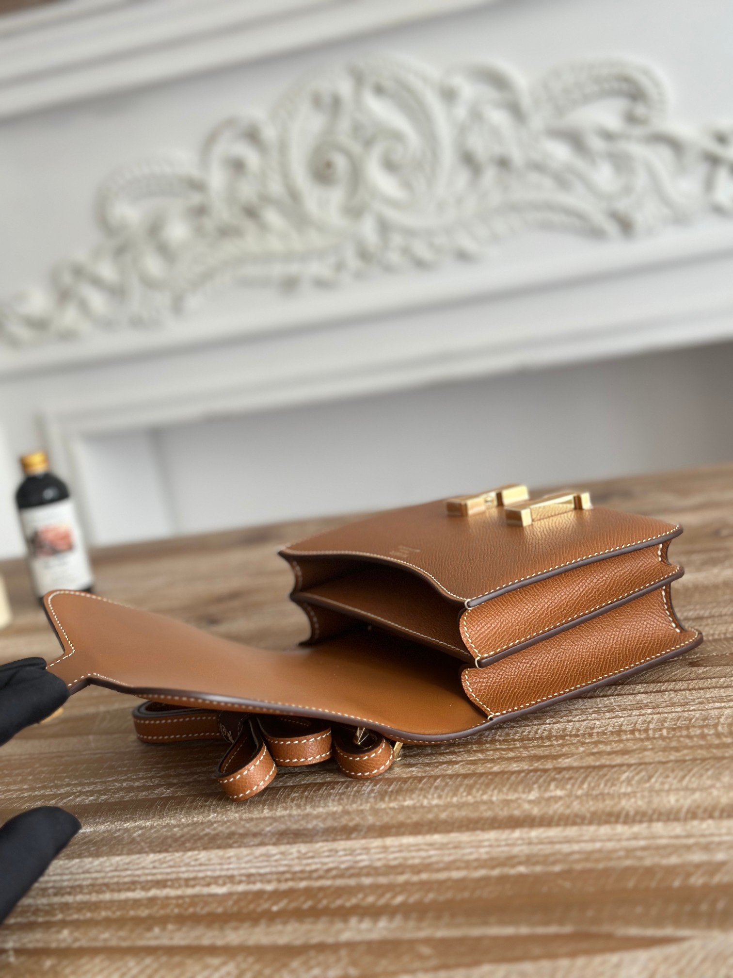 康康  空姐包  
constance  19cm  
epsom掌紋小牛皮  半收工  蠟線縫製