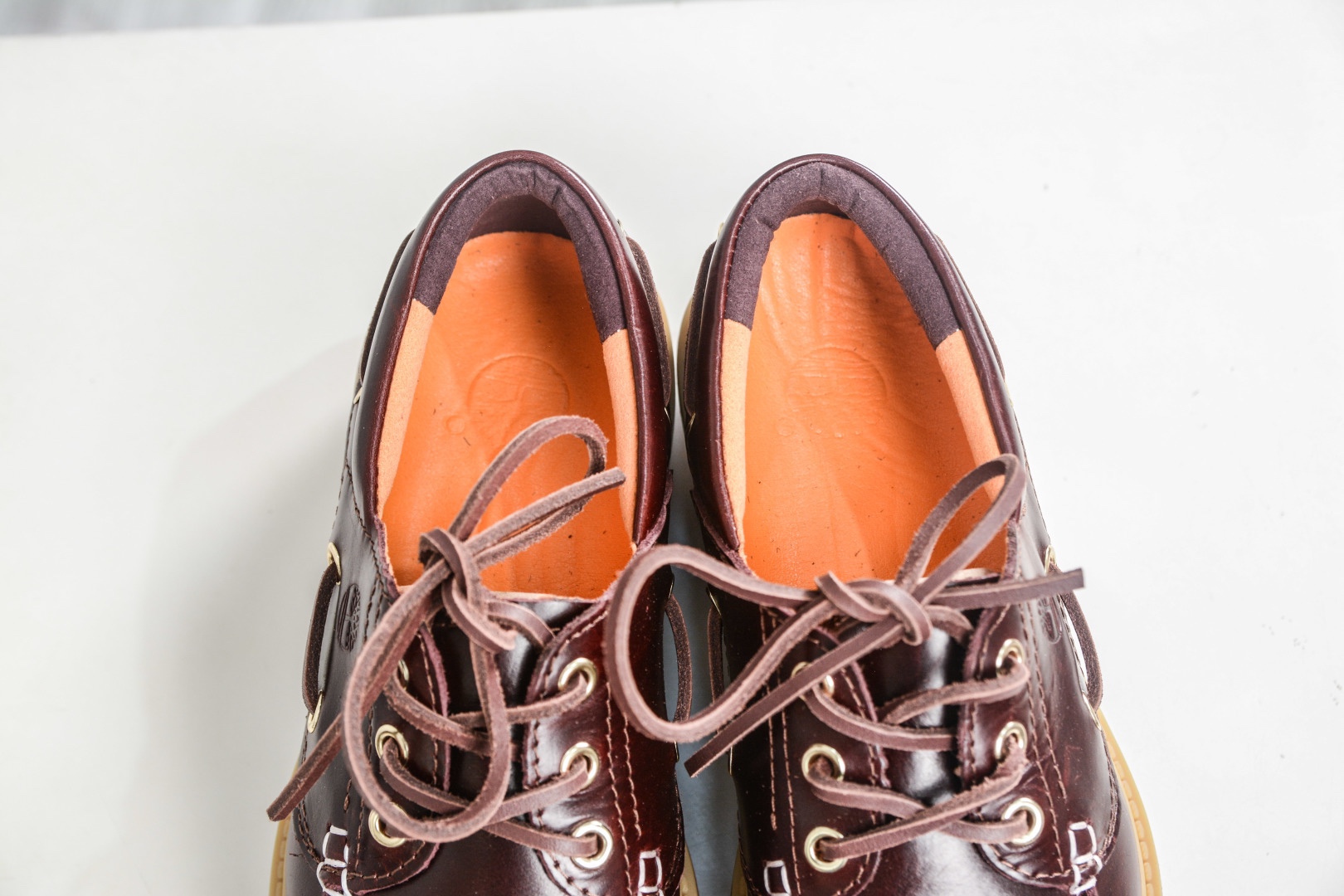 Timberland添柏嵐 Stone Street 舒適百搭 休閒單鞋 穿著舒適 防滑 可戶外城市多用途穿著 無懼任何複雜地形 設計感十足 時尚拼色百搭款 
貨號: TB 01006 713
尺碼：35 36 37 38 39 40 41 42