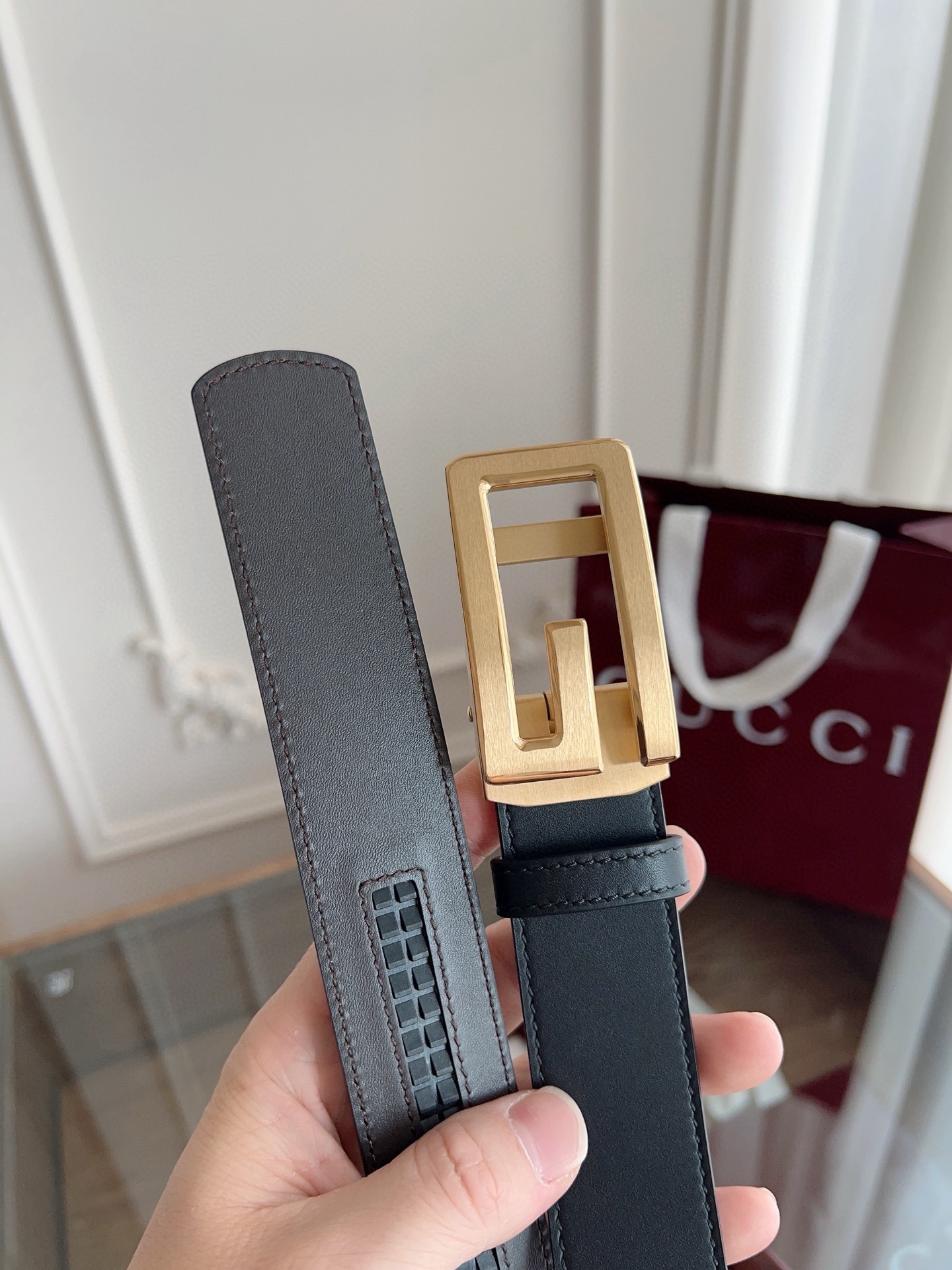 Gucci 古馳 自動平滑扣腰帶 精鋼打造五金 寬度35MM寬 雙面頭層牛皮 自由裁剪設計。