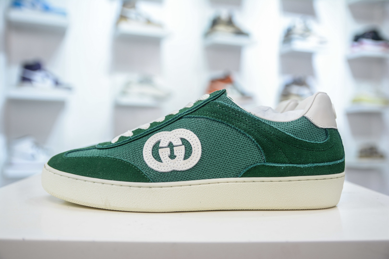 Gucci 古馳G75 圓頭系帶運動鞋 
尺碼：35 36 37 38 39 40 41 42 43 44 45 46