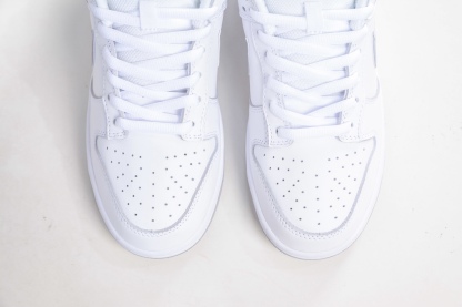 Supreme x Nk Dunk SB Dunk Low 聯名亞洲限定白灰
貨號:HQ8487 100
SIZE：36 36.5 37.5 38 38.5 39 40 40.5 41 42 42.5 43 44 44.5 45 46