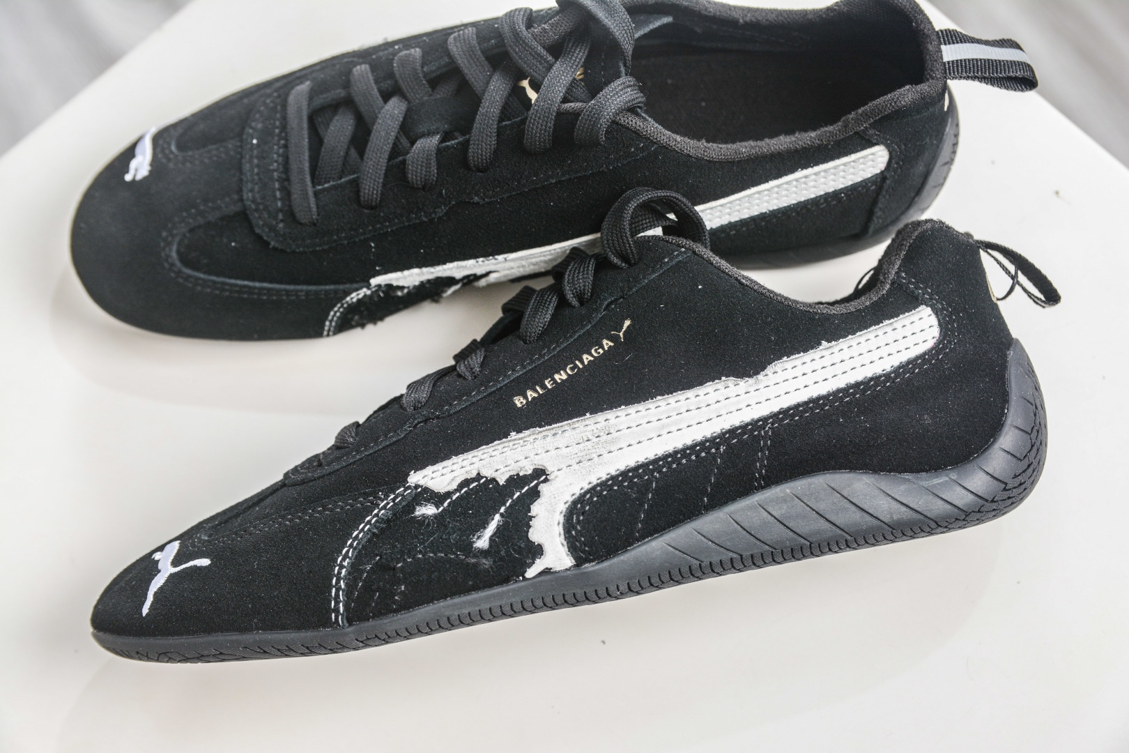 Balenciaga x Puma 彪馬 Speedcat 巴黎世家聯名款低幫休閒鞋 
貨號：847146 WSDSD 1090
尺碼：36 37 37.5 38 38.5 39 40 40.5 41 42 42.5 43 44 45 46