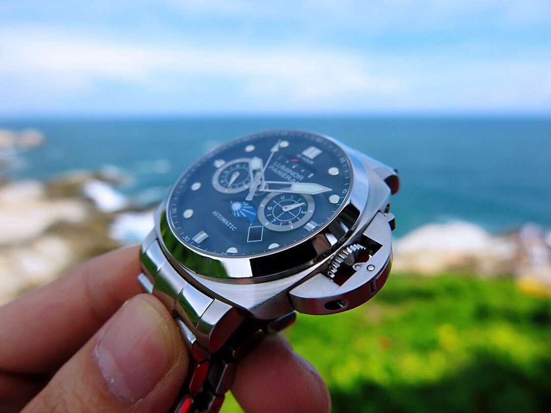 升級版【最高版本】沛納海 動能儲備顯示🌙日月星辰 意大利皇家海軍指定〖專用表〗以精密機械及卓越品質著稱 原裝進口多功能9100全自動機芯 擁有 月份 星期 日期 專用超強夜光 深度潛水功能 結合意大利設計風格和瑞士的專業技術 成為運動 休閒領域中的高檔腕表 品位人士爭相收藏的精品 (尺寸44x12)(一表一卡一專用按健筆)