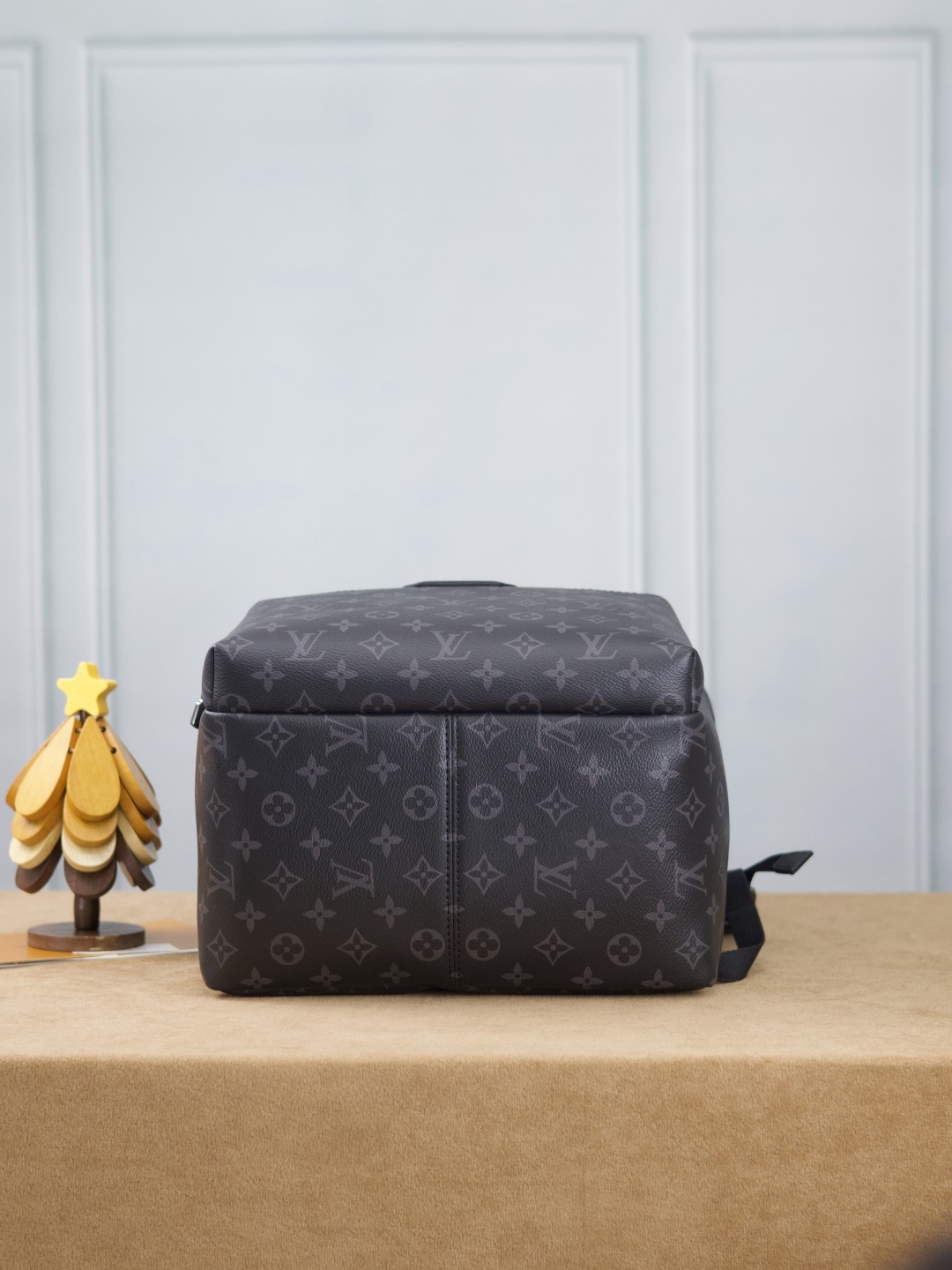 【 原單  163C01芯片版】
DISCOVERY 雙肩包
型號：M43186
材料：進口原廠面料 原廠皮
尺寸：30x40x20cm