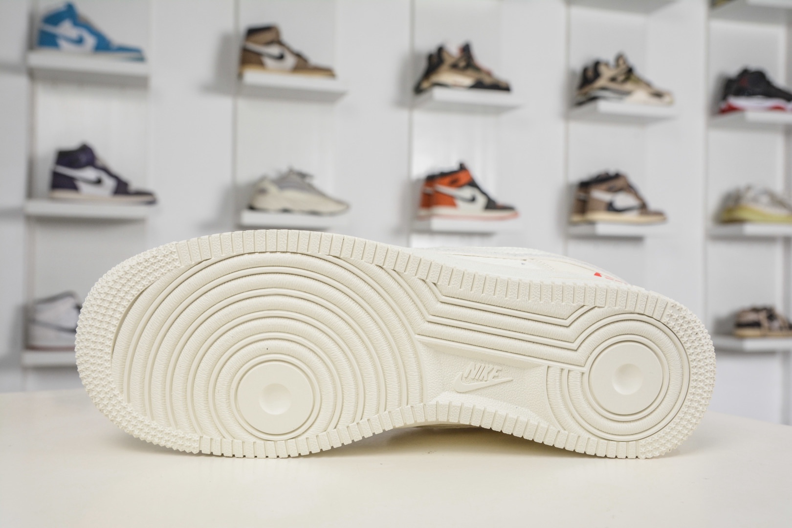 Nike Air Force 1 Low 07 米白紅 
貨號：CS5288 079
Size：36 36.5 37.5 38 38.5 39 40 40.5 41 42 42.5 43 44 44.5 45