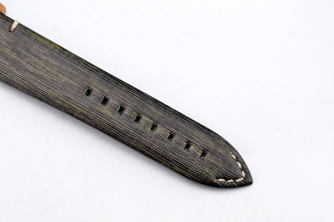 XF 真力時新品爆款：
卡其綠“青銅大飛”
1，全新殼套，升級進口材料，不，並且用特殊工藝處理不會再出現髒斑比復古感十足。
2，全新貼近軍事風格的粒面“卡其綠”錶盤。
3，具有真力時標誌性設計的“洋蔥大把頭”
青銅材質，歲月變遷，賦予你獨特的個性。