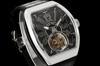 RMS最新款 頂級復刻 法蘭克穆勒V45 Vanguard陀飛輪系列 歷時多年研發機芯 
1 1:1 超級復刻原裝複雜法穆蘭陀飛輪機芯 細節完美到位 打造正品機芯獨具的雙發條盒 超薄工藝 
2超長72小時動力儲存 告別每天手動上鏈 高端玩家的定制款 把頭上鏈30個半圈 發條盒為滿 不需要過度上鏈 
3 千錘百鍊 316L精鋼表殼 超薄表殼 與原裝一致厚度 彎曲弧度 更加貼合手腕 佩戴舒適 
4 純正進口意大利小牛皮 貼合手感品質一流的進口氟橡膠錶帶 與正版全完通用互換
5瑞士工程師 原版機芯拆解 一比一甲