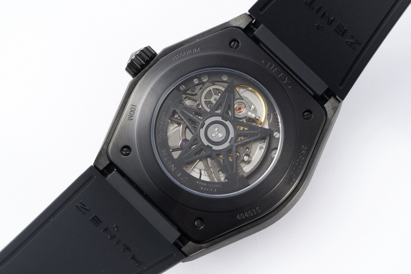 LF真力時DEFY系列全新升級版，殼身 頭粒 機芯 表扣等均做了升級調整。一款根據路虎標誌性花輪轂設計而成的高顏值鏤空腕表。

原裝開模鑄造，極致還原表殼的每一處細節打磨倒角，盡顯原裝菱角分明、堅毅果敢的陽剛氣質。完美的41mm表經，適配大眾男性手寸，正裝休閒兩不誤。根據汽車輪轂設計而成的五角星錶盤，未來概念感十足。同步官網新款五角星折疊扣，搭載定製版Cal.670sk全自動機械機芯，鏤空日曆的大小與位置、機芯夾板、齒輪、五角星陀皆按原版機芯數據拆解鍛造而成。

LF臻品 陳奕迅Eason同款，時尚前衛、