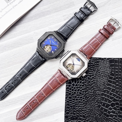 
八角殼系列 精緻百搭🎈🎈
【最新】：卡地亞🔥最新設計🔥大飛輪精品🎈🎈
【類型】：精品男士腕表
【錶帶】：真牛皮錶帶
【機芯】：高端全自動機械機芯
【鏡面】：礦物質強化玻璃（更高清）
品味高雅 浩瀚大氣 匠心獨運 腕間瑰寶
尺寸：直徑42mm厚12mm熱賣上市！歡迎轉載！