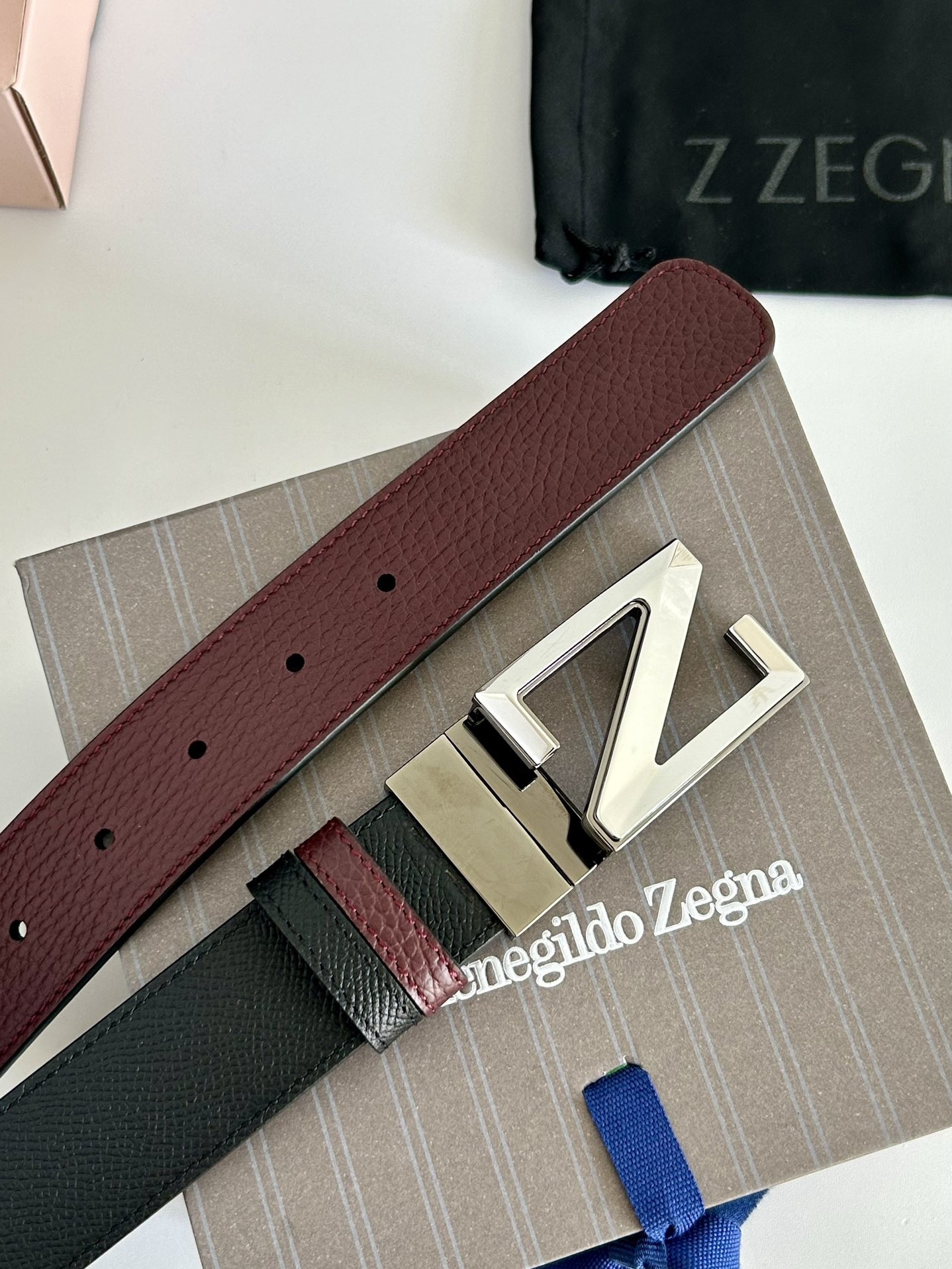 傑尼亞【Zegna】何謂當代男士 活動造型 系列，新款純銅旋轉針扣，雙面可用 隨心搭配，寬3.5cm，男士風尚的全新概念.