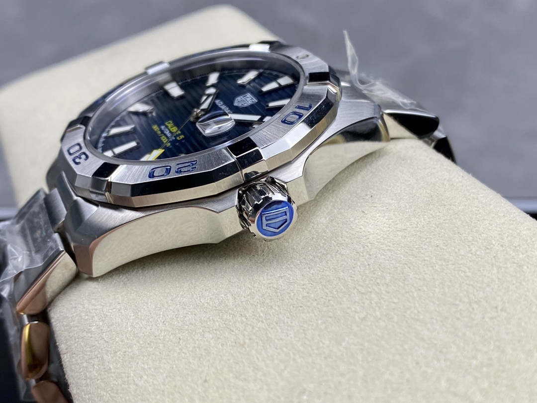 TAR年末巨獻——超級泰格豪雅系列腕表，正裝休閒兩不誤、小眾而不平庸、穩重而不失靈動，通勤的最佳首選腕表。全系均採用原裝數據打造、配件可以和原廠互換，頂級打磨 超強夜光 防水性能高達100米，超原單品質 誠意滿滿 並搭載原裝sw200機芯，歡迎品鑒！