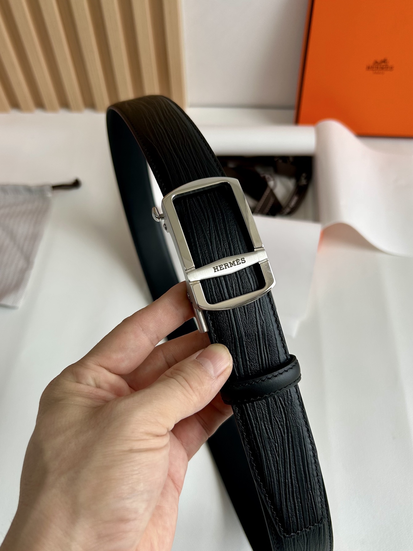 【H家】 新款紋路小牛皮腰帶，寬度3.5cm，搭配新款不鏽鋼自動扣，手感極佳、可以任意裁剪、永恆而經典！轉圖必大賣